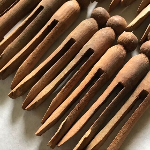 Vintage Weathered All Wood Round Top Push Clothespins (25) - Picture 5 of 16